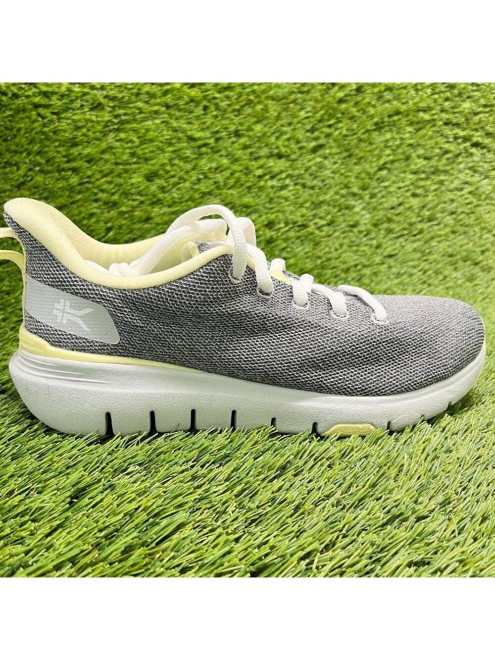 Kuru Flex Via Womens Size 6.5 Gray White Athletic Running Walking Shoes Sneakers
